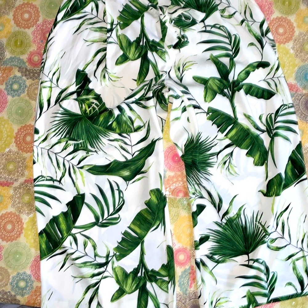 Eliane Rose Tropical Palm Cropped Wide Legged Dress Pants - NWOT
